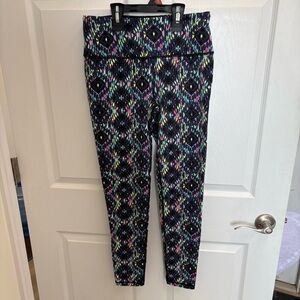 Victoria's Secret Knockout Colorful Geometric Leggings Size Medium
